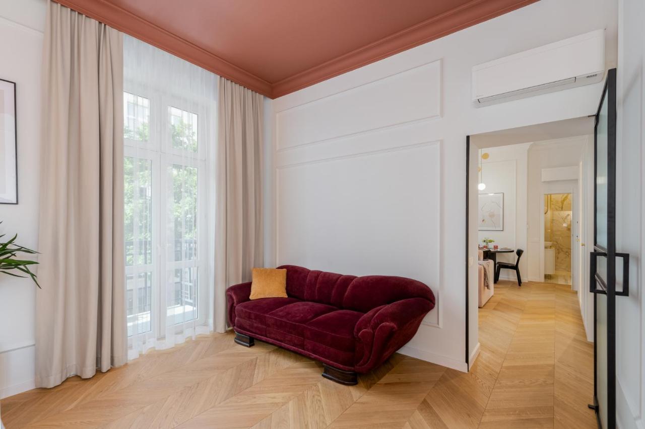 Premium In Parisian Style In The Heart Of Old Krakow