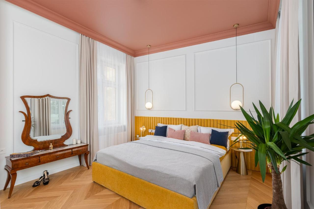 Premium In Parisian Style In The Heart Of Old Appartamento