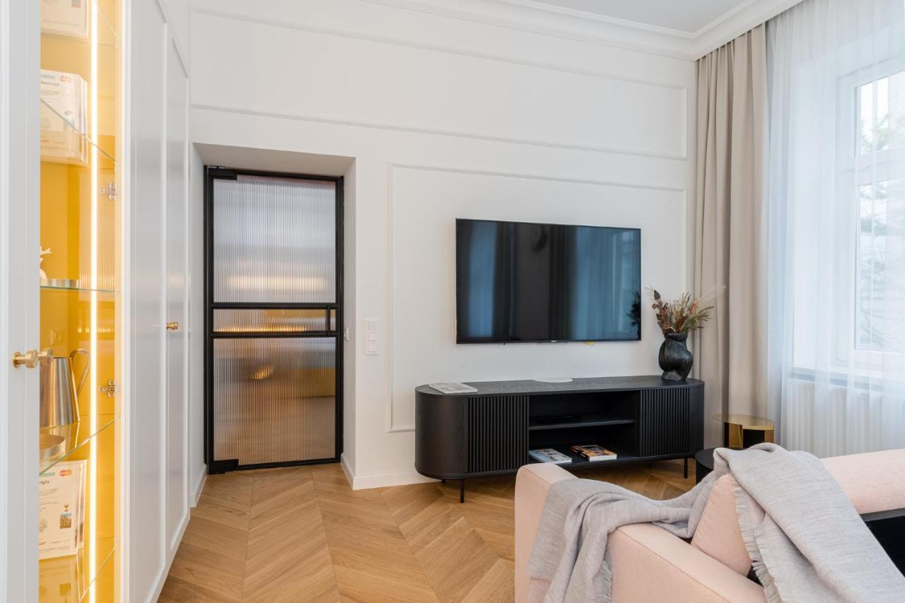 Premium In Parisian Style In The Heart Of Old Apartment