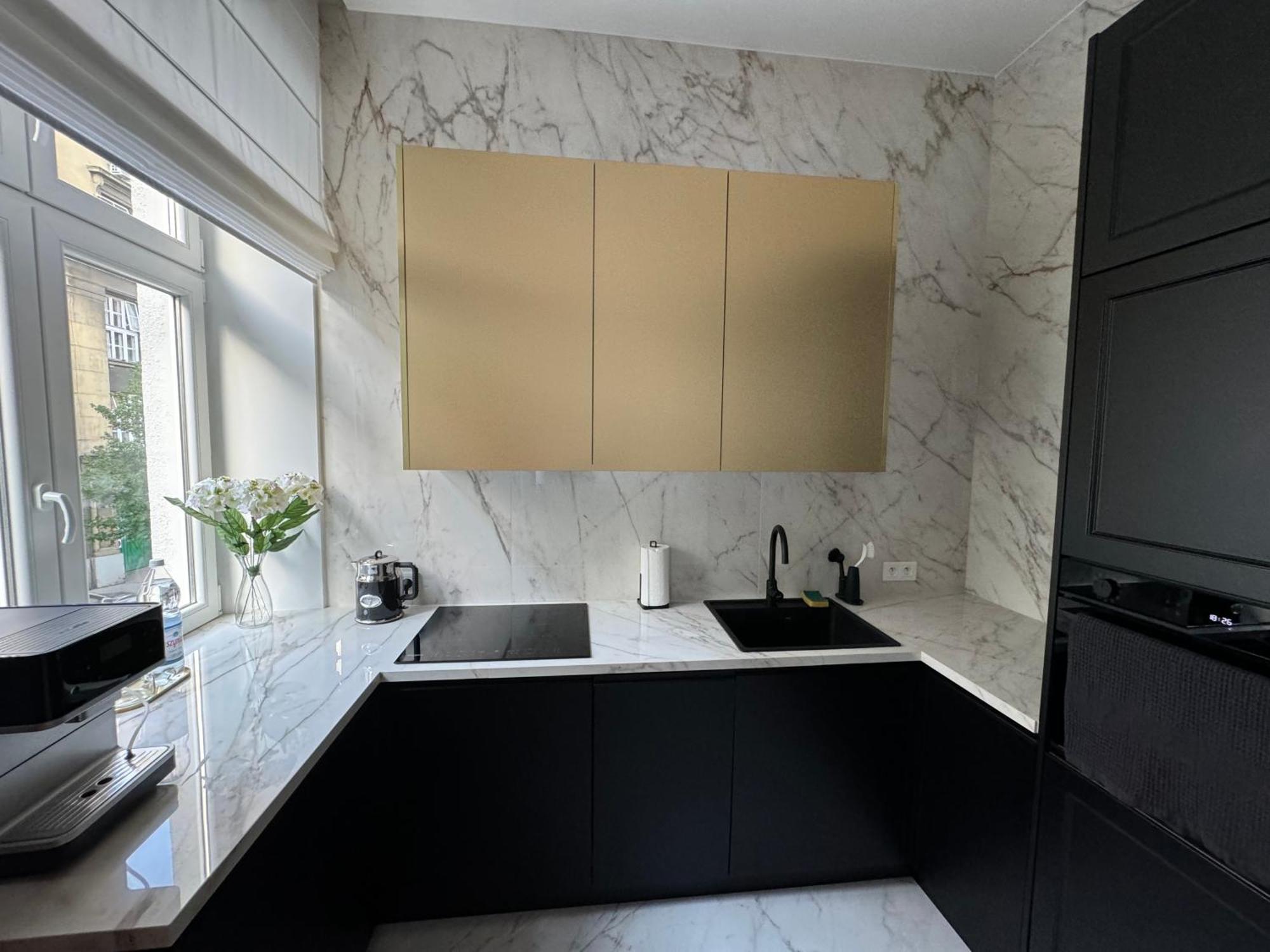 Apartment Premium In Parisian Style In The Heart Of Old